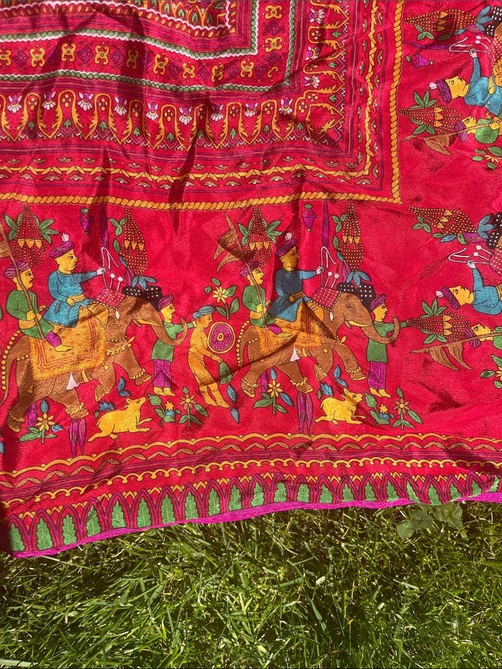 Oscar de La Renta studio Vibrant Red Floral-Patterned Square Scarf vtg